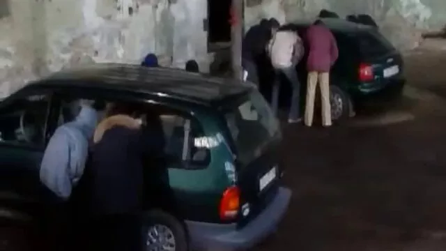 Hete porno Geen registratie  Seks met een mom pornofilms volwassen vrouw op de bank.
