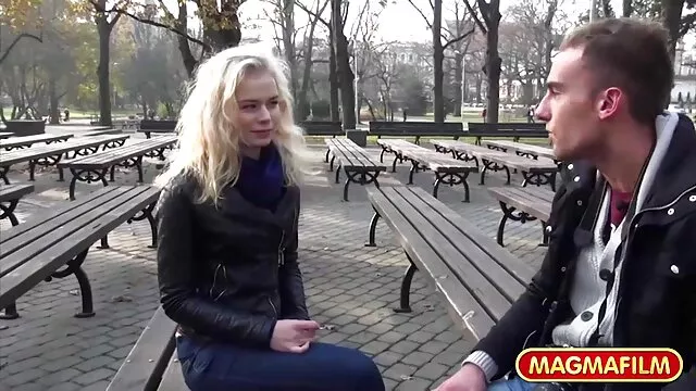 Hete porno Geen registratie  Dancer vingers haar clit romantische pornofilms na de show.