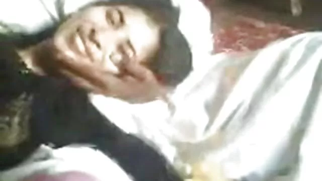 Hete porno Geen registratie  Neuk een student en neem tegelijkertijd een hd pornofilms video op.