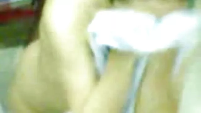 Hete porno Geen registratie  Lesbiennes do kuni en schakelen over pornofilm trio naar fisting.