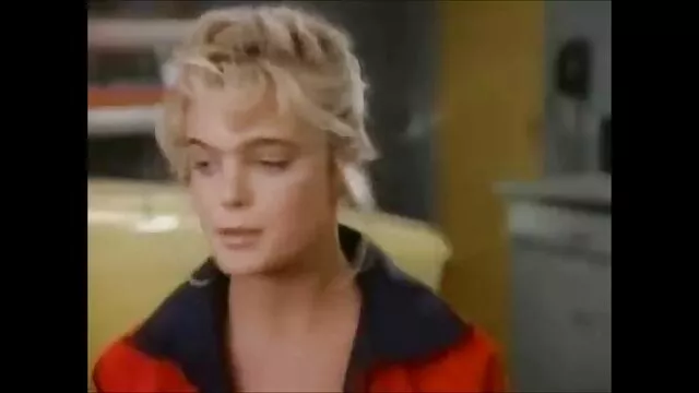 Hete porno Geen registratie  Een jonge vrouw streelt zichzelf en beste pornofilm raakt opgewonden.