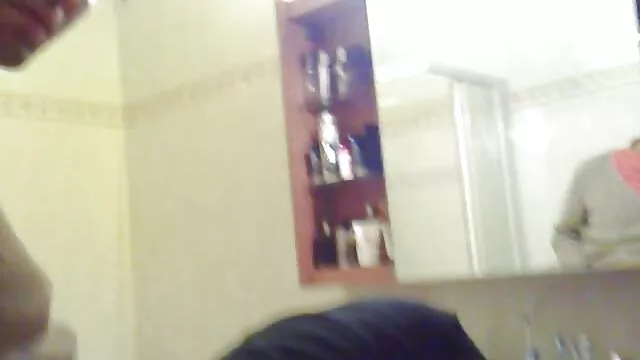 Hete porno Geen registratie  Luxe goede pornofilms vrouwen bedriegen haar man met een monteur.