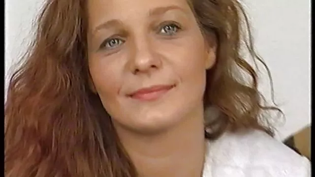 Hete porno Geen registratie  Tepel geeft de agent volledige pornofilms een pijpbeurt in het park.
