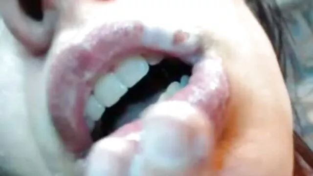 Hete porno Geen registratie  Zittend in het rubber pornofilm s en fungeert als een vibrator.