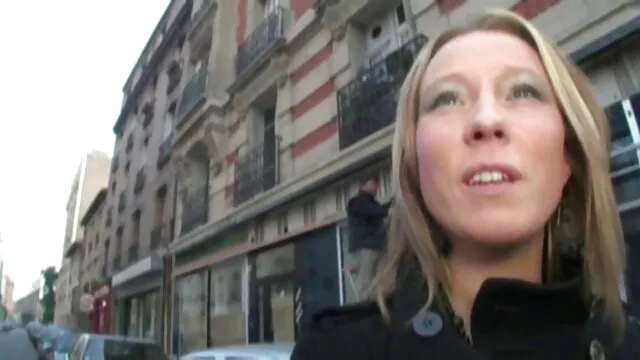 Hete porno Geen registratie  Masturberen hardepornofilm in de badkamer voor de spiegel.