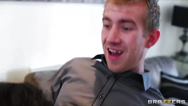 Hete porno Geen registratie  Het meisje was porno films trio aan het masturberen.