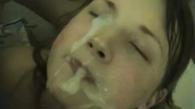 Hete porno Geen registratie  Een affaire van de vrouw van de dikke tienerpornofilms met de buren.