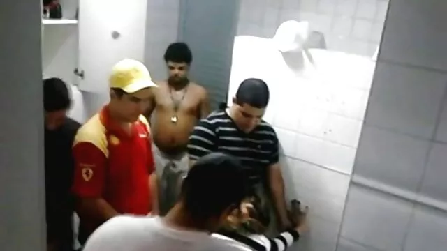 Hete porno Geen registratie  Rusland en Oekraïne hebben een extreme pornofilms orgasme.