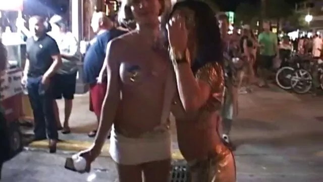Hete porno Geen registratie  Ruim het op door gay porno films de vrouwen van de oligarchen te neuken.