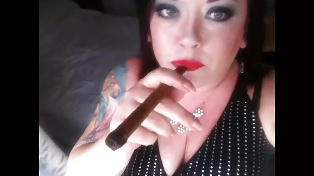 Hete porno Geen registratie  Eng blondje in pornofilms lesbisch vijf minuten.