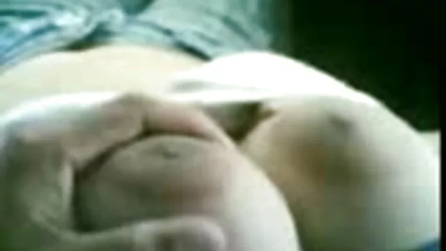 Hete porno Geen registratie  Lesbiennes gebruiken romantische pornofilm een vibrator.