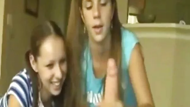 Hete porno Geen registratie  Babe pornofilmsgratis met bruin haar.