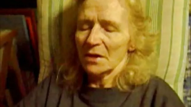Hete porno Geen registratie  Een man die een meisje betast granny pornofilms in het kantoor.