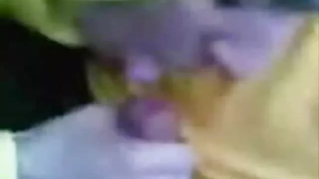 Hete porno Geen registratie  Het stel stopte pornofilm met verhaal de fallus in de keel van de blonde.